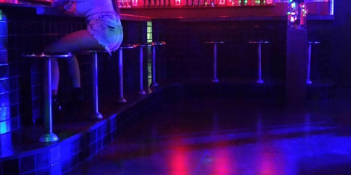 Infiltrada no puteiro.